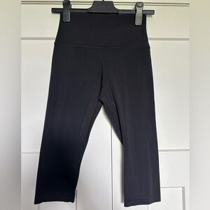 Size 6 Lululemon Align crops